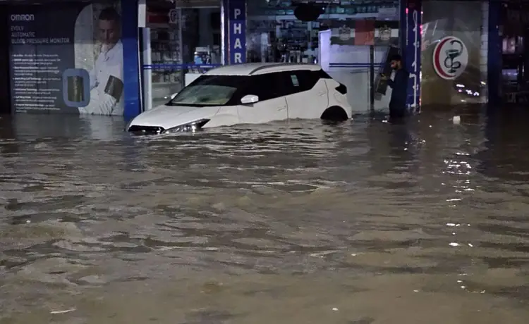 Chuvas em Dubai