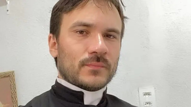 Padre fabricio Rodrigues