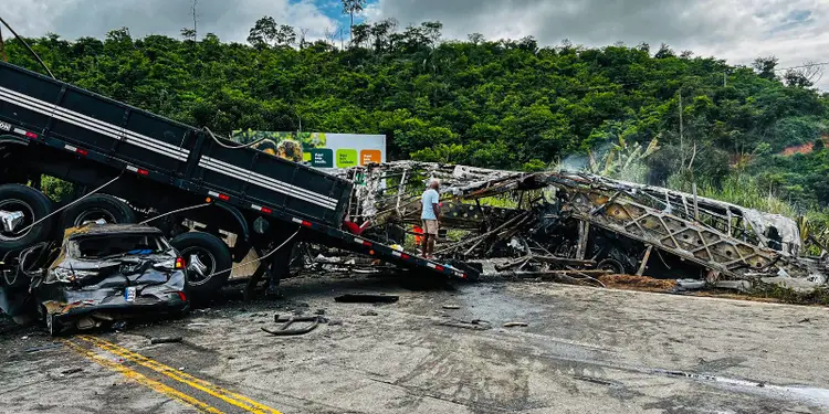 Acidente ônibus Teófilo Otoni